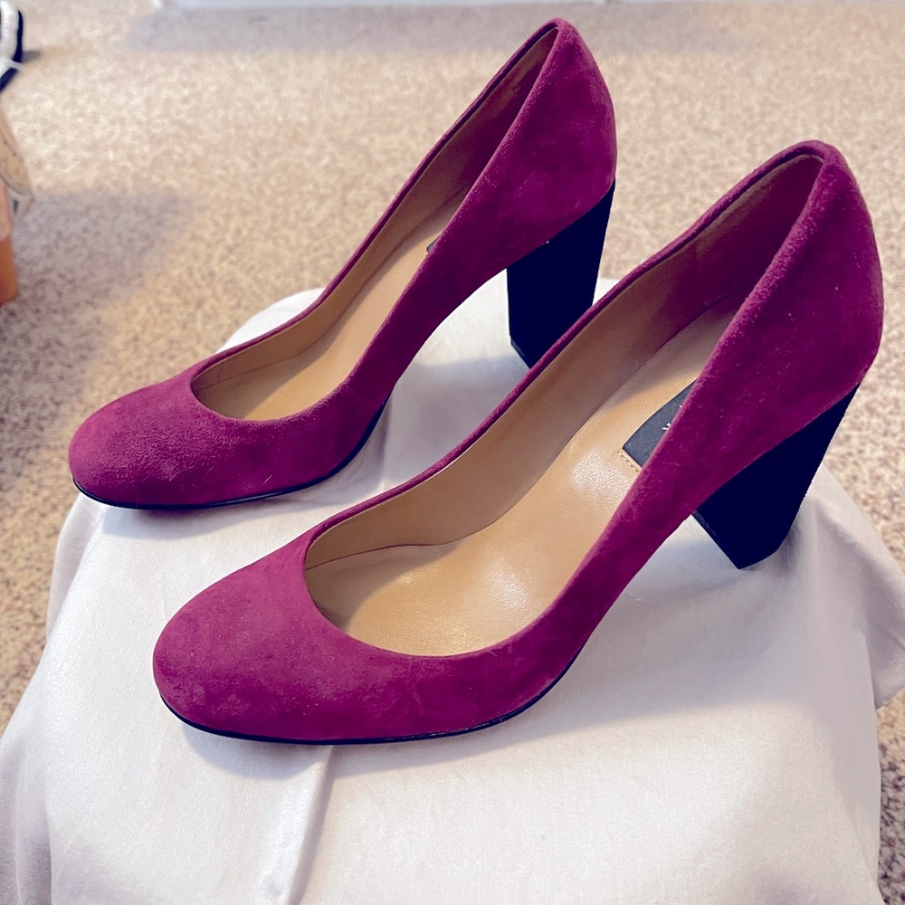 Ann Taylor 3 inch block heel, size 7, in rich pomegranate suede. Great condition